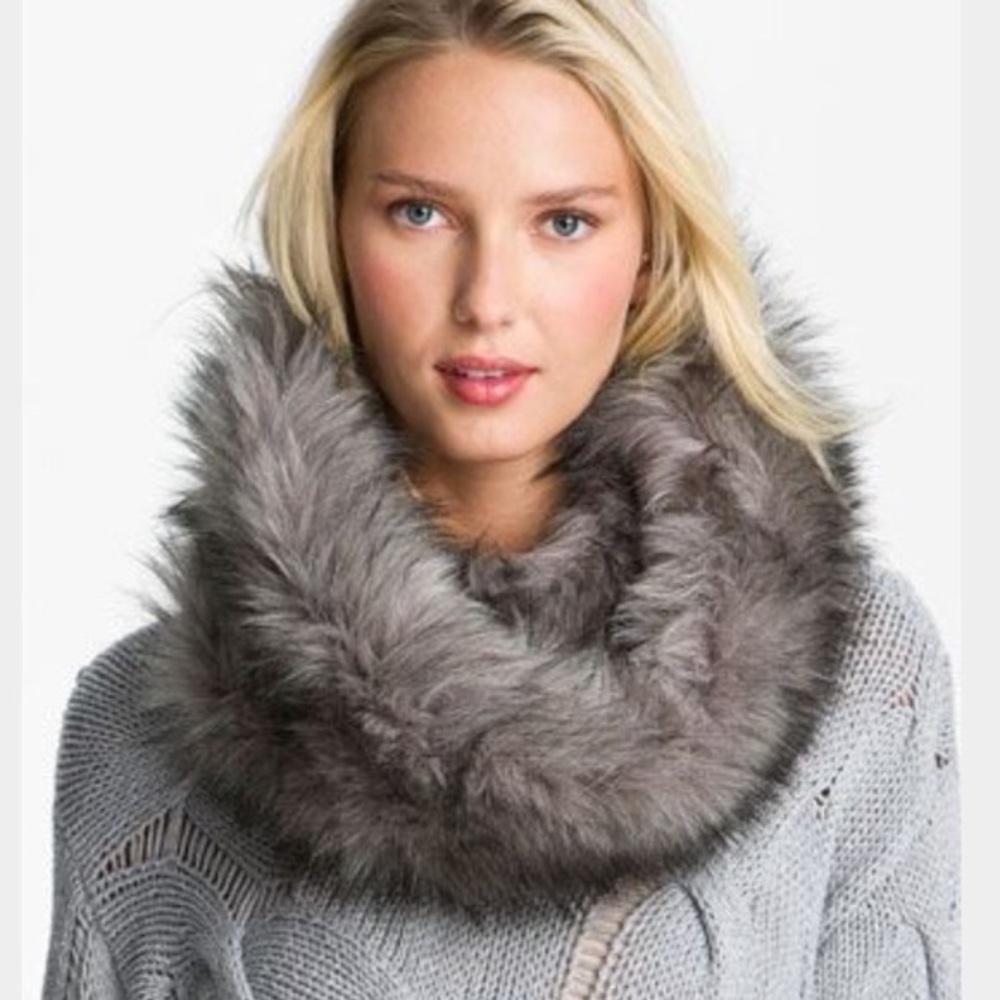 Michael Kors Faux Coyote Neck Fur